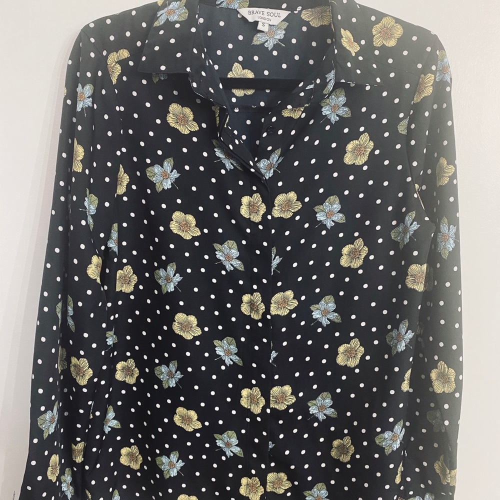 Button Down-shirt in Small